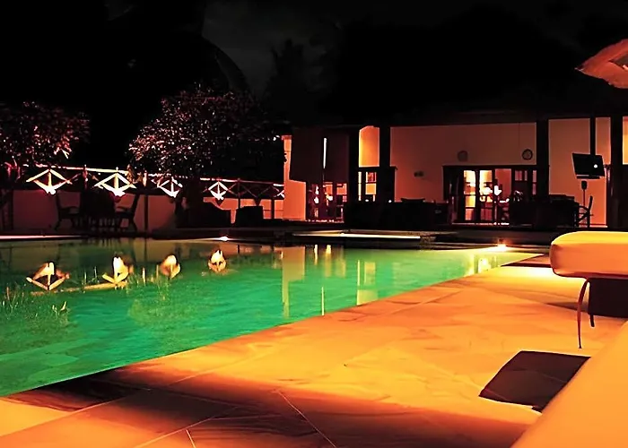 فندق Paradise 4*