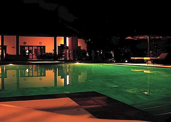 Paradise فندق Bukti