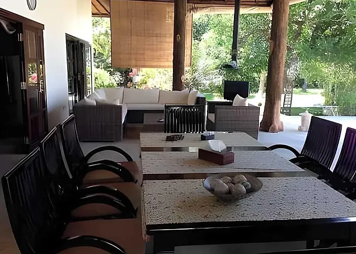 Paradise 4*