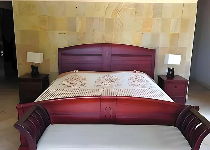 Paradise 4*